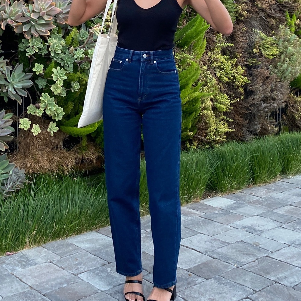 KOTN Anti-Fit Jeans - Dark Blue